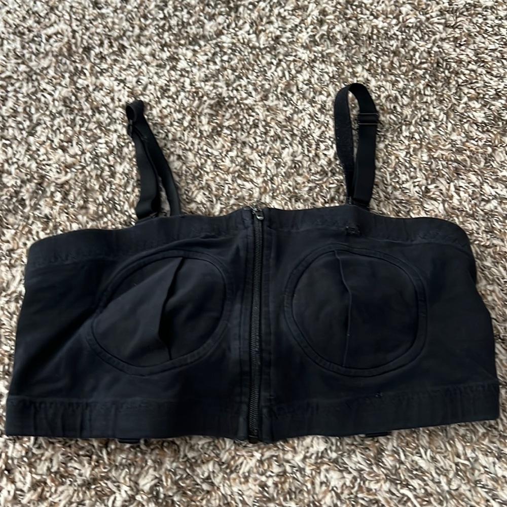 Black medium adjustable breastfeeding bra.